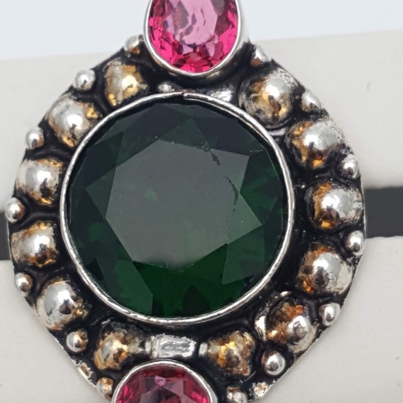 Fun Crystal Ring with beautiful pinks and greens - Picture 4 of 6